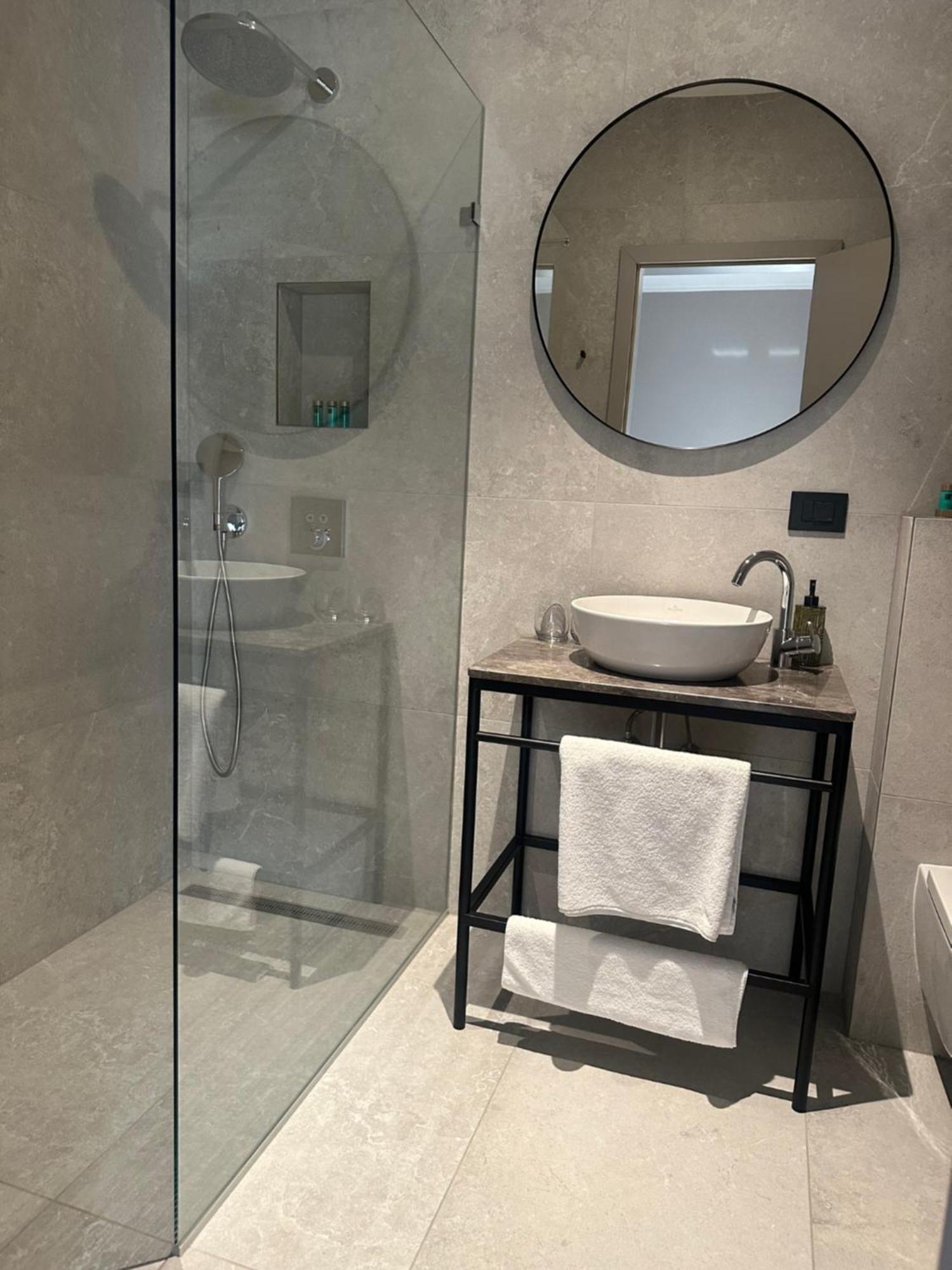 Hotel Dras Marburgo Esterno foto